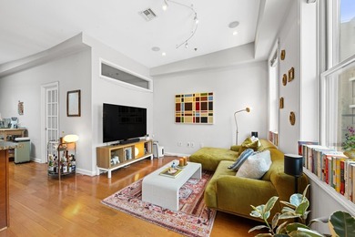Welcome to this beautifully maintained, 861-square-foot - photo 3