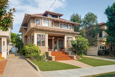 Exquisite 1912 Historic Craftsman estate in the heart of Bankers - photo 3