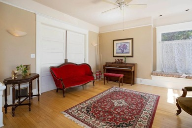Exquisite 1912 Historic Craftsman estate in the heart of Bankers - photo 7