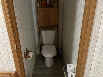 Spacious 3 bedroom, 2 bath, 1456 sq ft home on a double lot that - photo 16
