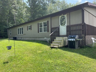 Spacious 3 bedroom, 2 bath, 1456 sq ft home on a double lot that - photo 23