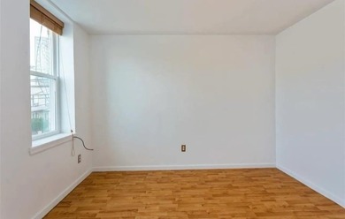 Beautiful 2 bedroom 1 bathroom unit that has natural sunlight - photo 5