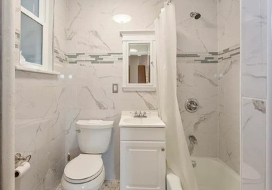 Beautiful 2 bedroom 1 bathroom unit that has natural sunlight - photo 6