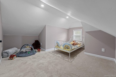 Welcome to this beautifully renovated, move-in-ready 2-family - photo 31