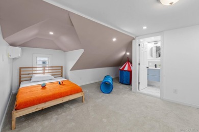 Welcome to this beautifully renovated, move-in-ready 2-family - photo 35