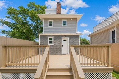 Welcome to this beautifully renovated, move-in-ready 2-family - photo 38