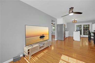 Welcome to your Lake of the Ozarks retreat! This fully updated 2 - photo 4