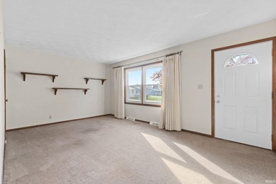 Well maintained home located in a quiet cul-de-sac setting - photo 6