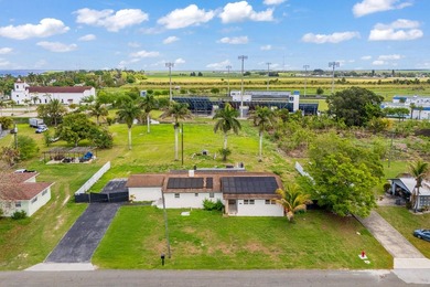 SELLER IS OFFERING $5,000 TOWARDS BUYER'S CLOSING COST! This - photo 1