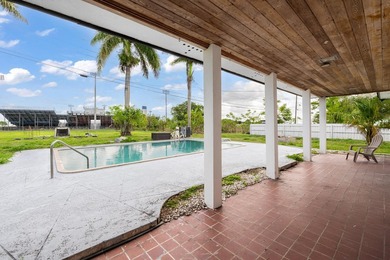 SELLER IS OFFERING $5,000 TOWARDS BUYER'S CLOSING COST! This - photo 5