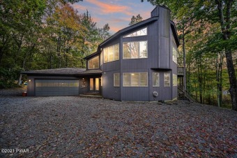 McConnell  Pond Home For Sale in Lords Valley Pennsylvania