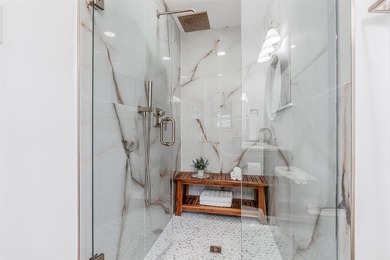 Welcome to this beautifully updated 5-bedroom, 3-bath - photo 5