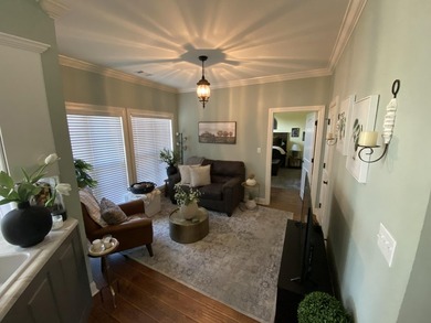 Beautiful 3 bedroom, 2 bathroom home featuring a spacious open - photo 11