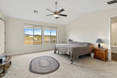 A dream property for the car enthusiast, toy collector, or RV - photo 16