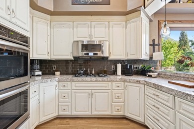 Price Improvement! Welcome to this spacious rambler ideally - photo 16