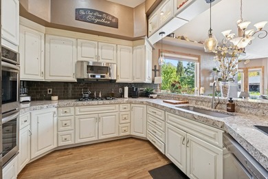 Price Improvement! Welcome to this spacious rambler ideally - photo 17