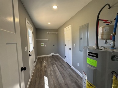 Brand new construction just minutes from Barren River Lake. This - photo 18