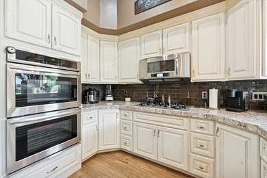 Price Improvement! Welcome to this spacious rambler ideally - photo 18