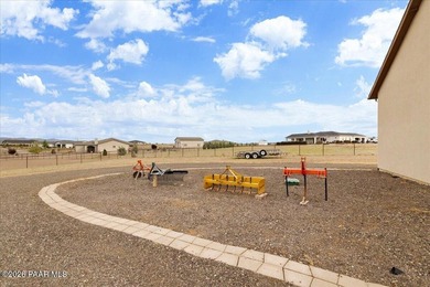 A dream property for the car enthusiast, toy collector, or RV - photo 33