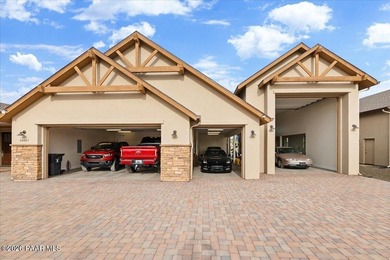A dream property for the car enthusiast, toy collector, or RV - photo 35