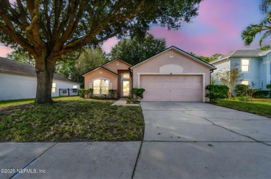 Sutton Lakes Home Sale Pending in Jacksonville Florida