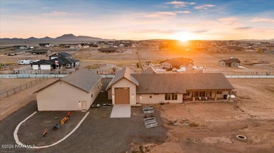 A dream property for the car enthusiast, toy collector, or RV - photo 45