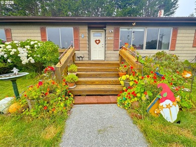 OCEAN PEAK, WALK-TO-THE-BEACH Coastal Retreat on .19 Acres - photo 4