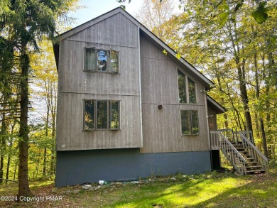 Lake Home For Sale in Gouldsboro, Pennsylvania