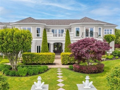 Set behind layers of mature landscaping and sculpted hedges - photo 3