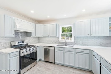 Welcome to 497 Silverton Road, a beautifully maintained Colonial - photo 12