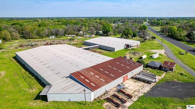 Great location with tons of potential right in the heart of Oak - photo 2