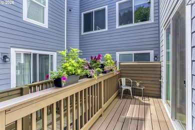 Nestled in the heart of beautiful Cathedral Park in the vibrant - photo 12