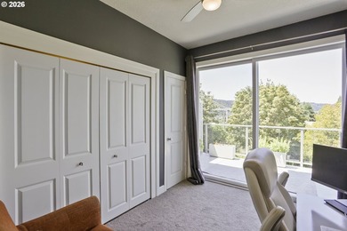 Nestled in the heart of beautiful Cathedral Park in the vibrant - photo 19