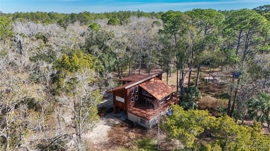 Architecturally distinctive cedar-sided post-and-beam home - photo 46