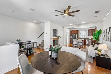 BEAUTIFULLY APPOINTED 2 BEDROOM, 2.5 BATH TOWNHOME WITH DUAL - photo 9