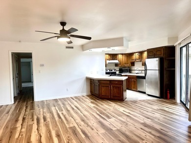 Welcome to this charming condominium located at 4210 Pinehurst - photo 4