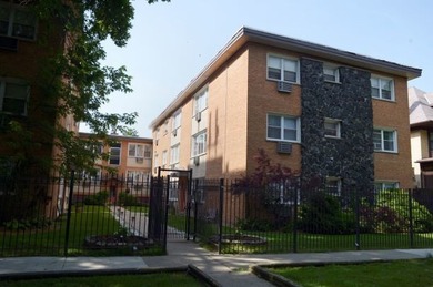 Discover this charming 2-bedroom, 2-bathroom condo offering the - photo 8