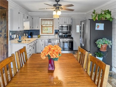 Welcome to your Lake of the Ozarks waterfront home with distinct - photo 7