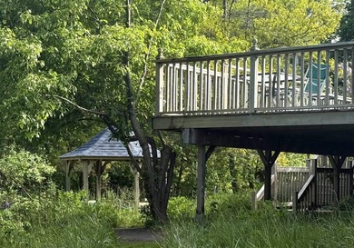 Welcome home to a spacious four bedroom, two bathroom,  modern - photo 2
