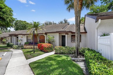 (private lake, pond, creek) Townhome/Townhouse For Sale in Coconut Creek Florida