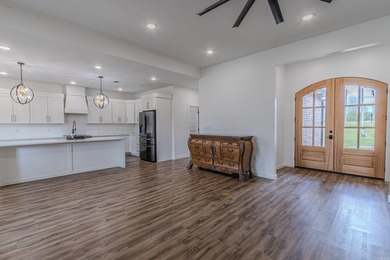 Beautiful approx. 2130 sq ft brick home featuring an open floor - photo 6