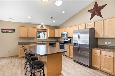 Beautiful One-Level Living at its finest...Spacious 2 Bedroom 2 - photo 4
