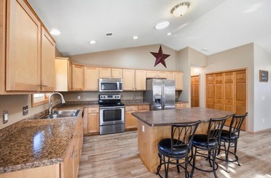 Beautiful One-Level Living at its finest...Spacious 2 Bedroom 2 - photo 6