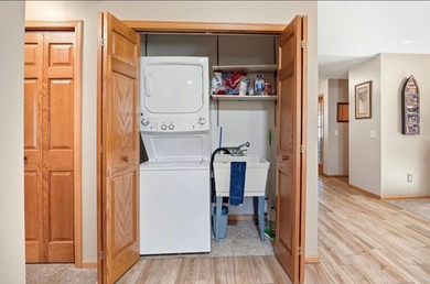 Beautiful One-Level Living at its finest...Spacious 2 Bedroom 2 - photo 10