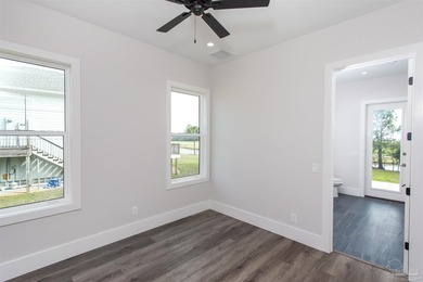 New Construction in a fantastic location in the Tiger Point Golf - photo 21