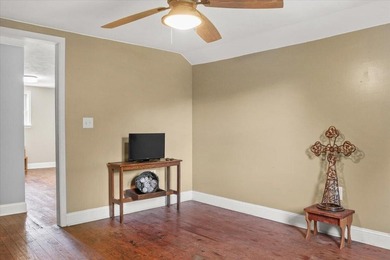 Great well-maintained building on just under an acre available - photo 27