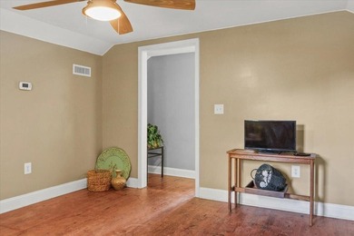 Great well-maintained building on just under an acre available - photo 28