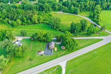 Great well-maintained building on just under an acre available - photo 32