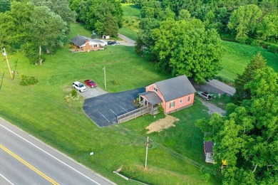 Great well-maintained building on just under an acre available - photo 36