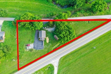 Great well-maintained building on just under an acre available - photo 39
